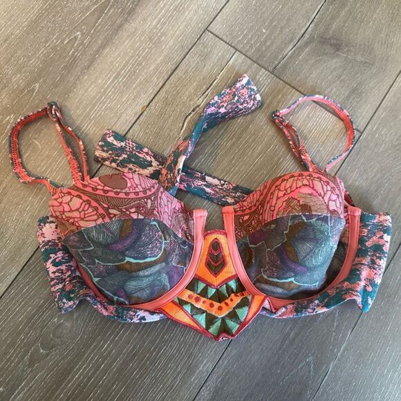 Maaji | Underwire Colorful Strapless Strap Bikini Top - Picture 6 of 7